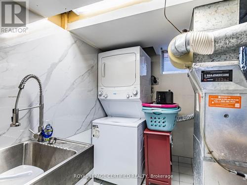 7497 Middleshire Drive, Mississauga, ON - Indoor Photo Showing Laundry Room