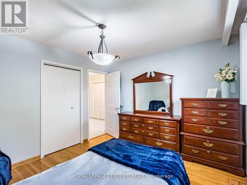 7497 Middleshire Drive, Mississauga, ON - Indoor Photo Showing Bedroom