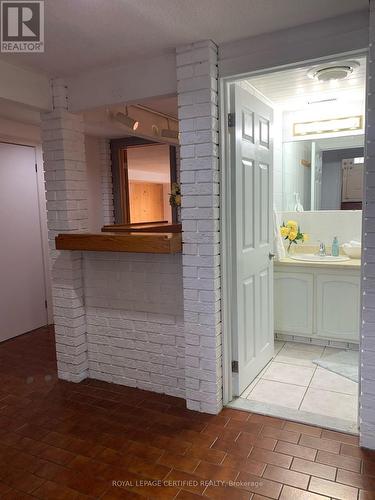 7497 Middleshire Drive, Mississauga, ON - Indoor Photo Showing Bathroom