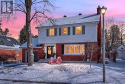 573 MANSFIELD AVENUE  Ottawa, ON K2A 2T1