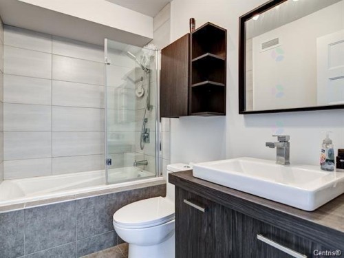 Powder room - 303-1040 Boul. De Palerme, La Prairie, QC - Indoor Photo Showing Bathroom