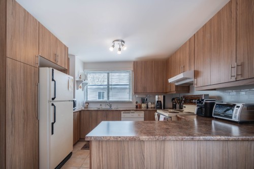 Cuisine - 905 Rue Fréchette, Longueuil (Le Vieux-Longueuil), QC - Indoor Photo Showing Kitchen