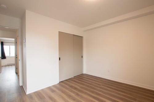 Chambre à coucher - 1-189 Rue Hector-Lanthier, Saint-Eustache, QC - Indoor Photo Showing Other Room