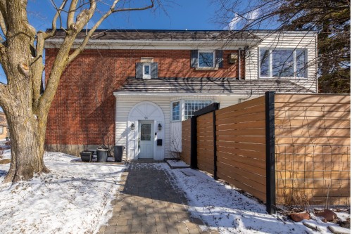 991 Rue Grant  Longueuil (Le Vieux-Longueuil), QC J4H 3J9