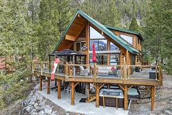 8385 Bighorn  Sheep Lane  Canal Flats, BC V0B 1B0