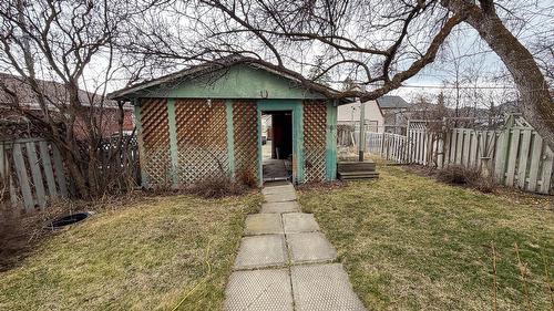 213 16Th Avenue, Cranbrook, BC - Outdoor