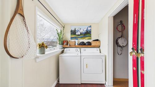 500 13Th Avenue, Cranbrook, BC - Indoor Photo Showing Laundry Room