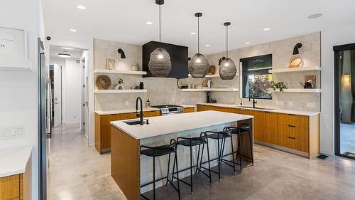 4535 Mcculloch Road, Kelowna, BC - Indoor Photo Showing Kitchen With Upgraded Kitchen