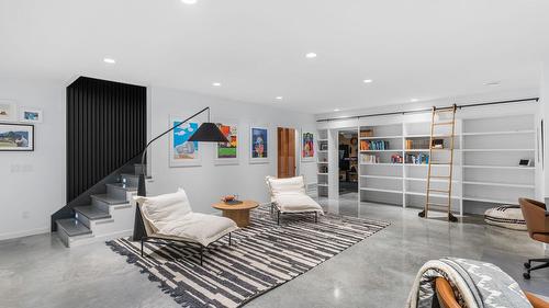 4535 Mcculloch Road, Kelowna, BC - Indoor