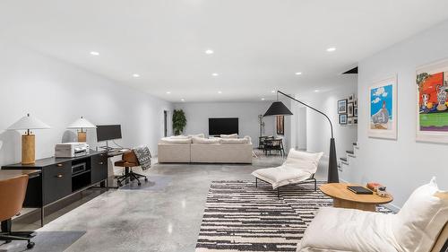 4535 Mcculloch Road, Kelowna, BC - Indoor Photo Showing Other Room
