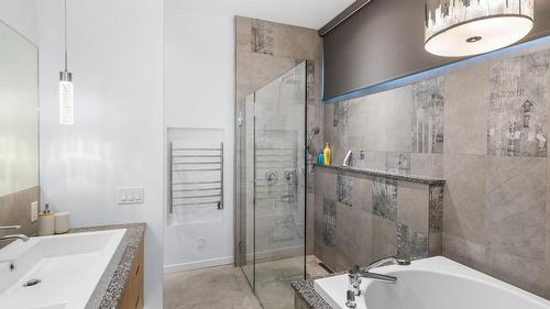 4535 Mcculloch Road, Kelowna, BC - Indoor Photo Showing Bathroom