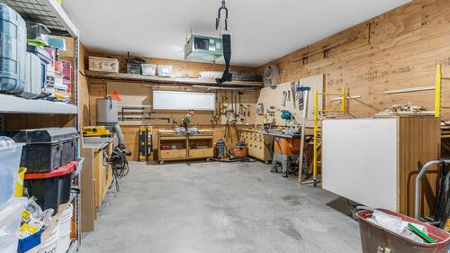 4535 Mcculloch Road, Kelowna, BC - Indoor Photo Showing Garage