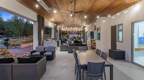4535 Mcculloch Road, Kelowna, BC - Indoor