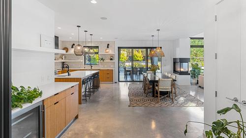 4535 Mcculloch Road, Kelowna, BC - Indoor