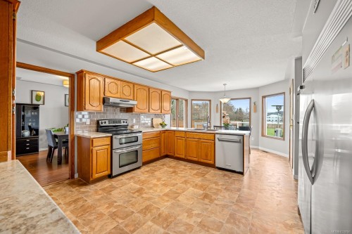 150 Barlow Rd, Campbell River, BC 
