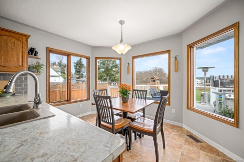 150 Barlow Rd, Campbell River, BC 
