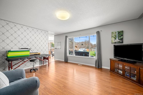 150 Barlow Rd, Campbell River, BC 