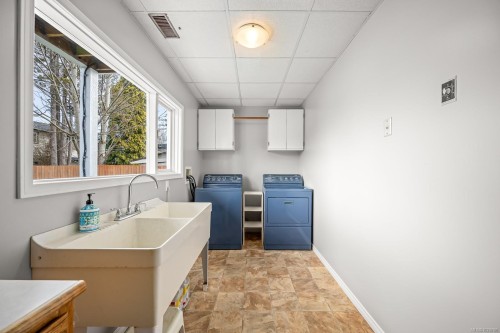 150 Barlow Rd, Campbell River, BC 