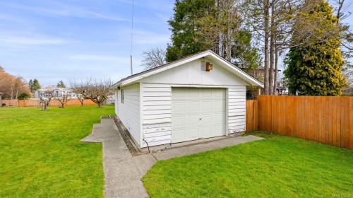 150 Barlow Rd, Campbell River, BC 