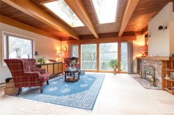 8050 Rae-leigh Pl Central Saanich, BC V8M 1S2