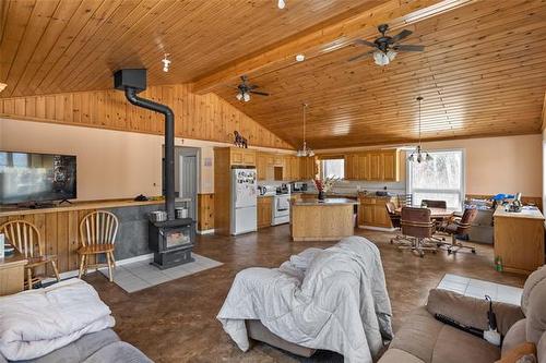 82 Pelican Inlet Rd, Manigotagan, MB 