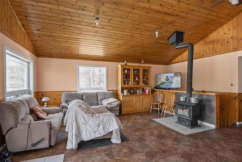 82 Pelican Inlet Rd, Manigotagan, MB 