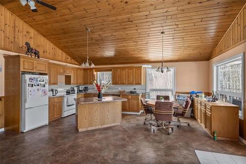 82 Pelican Inlet Rd, Manigotagan, MB 