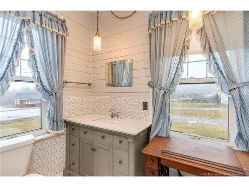 4158 Route 114, Hopewell Cape, NB 