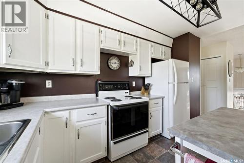 1234 James Crescent, Regina, SK - Indoor Photo Showing Kitchen