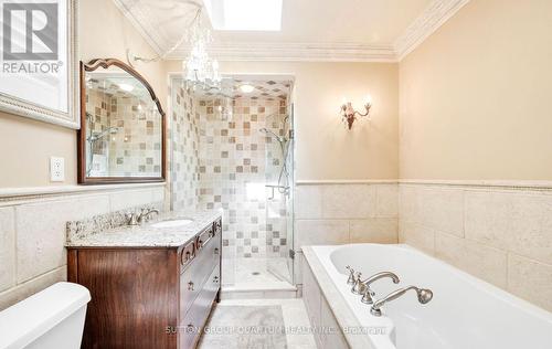 2113 Folkway Drive, Mississauga, ON - Indoor Photo Showing Bathroom