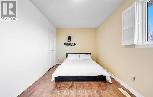 2113 Folkway Drive, Mississauga, ON - Indoor Photo Showing Bedroom