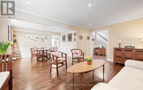 2113 Folkway Drive, Mississauga, ON - Indoor Photo Showing Living Room
