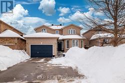 5 SUN KING CRESCENT  Barrie, ON L4M 7J8