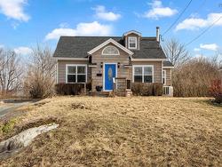 3 Chestnut Lane  Dartmouth, NS B2Y 3X1
