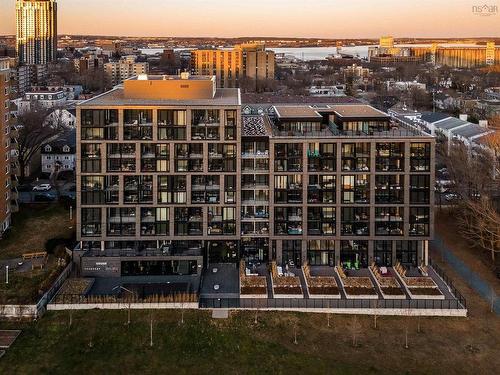 503 1048 Wellington Street  Halifax, NS B3H 0C2