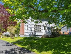 72 Huntington Street  Yarmouth, NS B5A 2S3