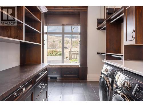 4165 Gellatly Road, West Kelowna, BC - Indoor Photo Showing Laundry Room