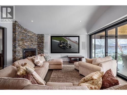 4165 Gellatly Road, West Kelowna, BC - Indoor Photo Showing Living Room With Fireplace