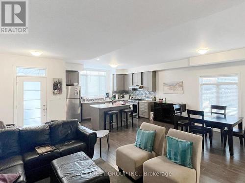 2 Longshore Way, Whitby, ON - Indoor Photo Showing Living Room