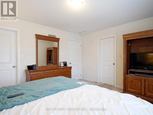 2 Longshore Way, Whitby, ON - Indoor Photo Showing Bedroom