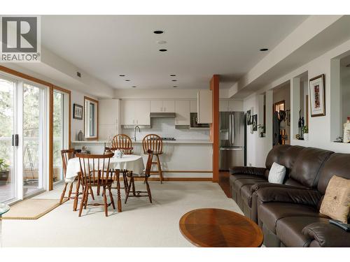 1642 West Kelowna Road, West Kelowna, BC - Indoor