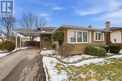 11 ROBERT STREET Welland (Lincoln/Crowland), ON L3B 5T8