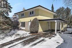 22 DAYTON CRESCENT  Ottawa, ON K2H 7N9