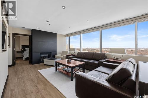 Ph208 1914 Hamilton Street, Regina, SK - Indoor Photo Showing Living Room