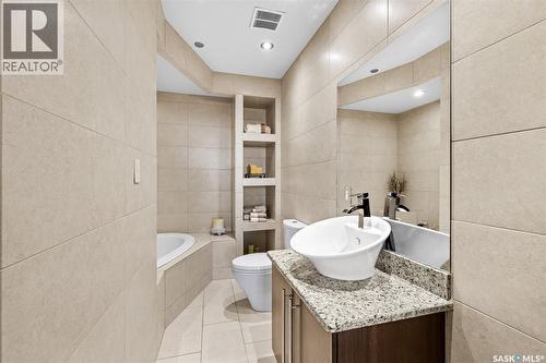 Ph208 1914 Hamilton Street, Regina, SK - Indoor Photo Showing Bathroom