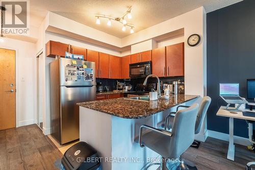 1603 - 3515 Kariya Drive, Mississauga, ON - Indoor Photo Showing Kitchen