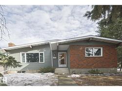 2449 89 ST NW  Edmonton, AB T6K 2Y8