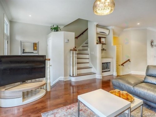 Intérieur - 1746 Rue De L'Everest, Montréal (Saint-Laurent), QC - Indoor Photo Showing Living Room With Fireplace