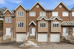 33Z Rue du Gisement  Gatineau (Hull), QC J8Z 3J9