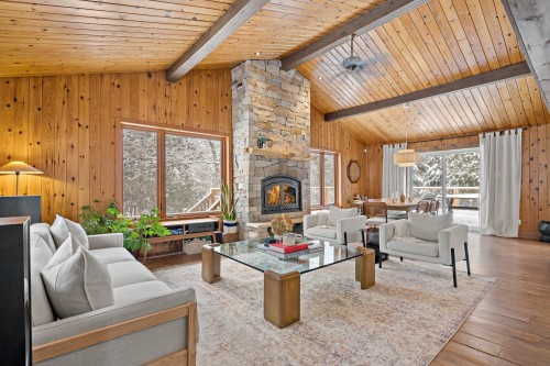 Salon - 25 Mtée Laurence, Brébeuf, QC - Indoor Photo Showing Living Room With Fireplace